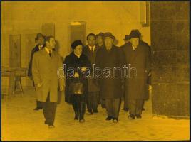 1972 és 1984 Kádár János és Brezsnyev a budapesti metróban, 5 db vintage fotó, 18x24 cm