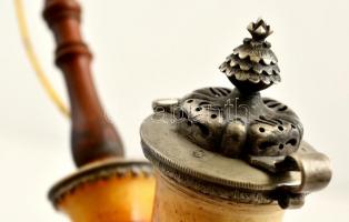 XIX. sz. vége: Adler Fülöp jelzett tajtékpipa ezüst szerelékkel, címerrel, eredeti jelzett bőr tokba...