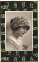 2 db RÉGI Stoff-Reproduktion stílusú művészlap a bécsi textilmintás képeslapsorozatból. W.R.B. &...