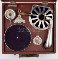 Régi tölcsér nélküli kivitelű gramofon, Működő, jó állapotban, hozzá 27 db gramofonlemez, kissé megv...