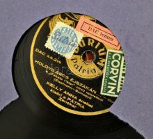 Régi tölcsér nélküli kivitelű gramofon, Működő, jó állapotban, hozzá 27 db gramofonlemez, kissé megv...