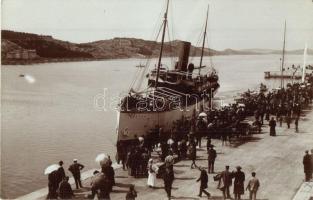 ~1910 Tátra egycsavaros tengeri személyszállító gőzhajó Lussinpiccolo kikötőjében / Hungarian sea passenger steamship in Mali Losinj. photo