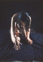 cca 1972 Színes aktfotók, 13 db vintage negatív és diapozitív felvétel, 24x36 mm