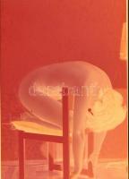 cca 1972 Színes aktfotók, 13 db vintage negatív és diapozitív felvétel, 24x36 mm