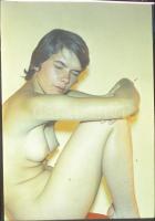 cca 1972 Színes aktfotók, 13 db vintage negatív és diapozitív felvétel, 24x36 mm