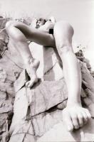 cca 1971 Szolidan erotikus felvételek tétele, 32 db vintage negatív, 24x36 mm