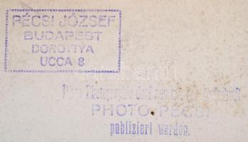 Pécsi József (1889-1956) Art deco fotográfia. Vintage zselatinos ezüst nagyítás. Pecséttel jelzett a...