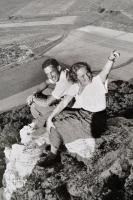 cca 1940 Halberg Gyula / Jules Halberg (1915-2001): A csúcson. Vintage felvétel, pecséttel jelezve, ...