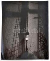 1938 Világ Miklós: Rakpart. Publikált fotó Pecséttel jelzett vintage fotóművészeti alkotás, kis sarokgyűrődéssel 19x24 cm