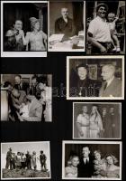 cca 1943 Opera feliratú tasakban 11 db vintage fotó színészekről, énekesekről, egy része jelzett, fe...