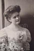 cca 1910 Marschalkó Rózsi (1887-1967) operaénekesnő keményhátú fotója 11x17 cm