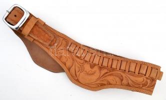 Díszes, kézzel készült bőröv, h: 113 cm