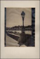 cca 1940 Budapest látképe a Királyi Várral. Jelzés nélküli vintage fotóművészeti alkotás, kartonra ragasztva, képméret: 29x23 cm