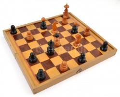 Fa sakk készlet (2×16 figura), szép állapotban, 38x35 cm