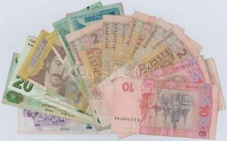 16db-os vegyes külföldi bankjegy tétel, közte Szingapúr, Ukrajna T:III,III-
16pcs of various bankno...