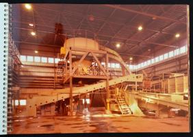 Dunaújvárosi Hullámvertikum. h. n., cca 1977, Kipterv, fotókiadvány kísérőszöveggel. Spirálkötésben