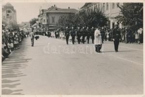 43 db régi magyar és történelmi magyar városképes lap, vegyes minőség / 43 pre-1945 Hungarian and Hi...