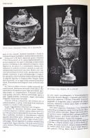 Régiségek könyve. Szerk.: Voit Pál. Bp., 1983, Gondolat. Számos érdekes színes és fekete-fehér képpe...