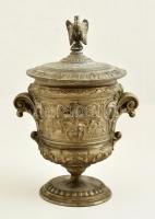 Sassal díszített fém urna, sérült, m: 27,5 cm