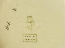 Zsolnay virágmintás váza, kézzel festett, jelzett, kopásnyomokkal, m: 16,5 cm