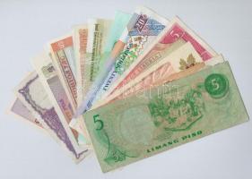15db-os vegyes külföldi bankjegy tétel, közte Kínai Népköztársaság, Libéria, Brazília, Fülöp-szigete...