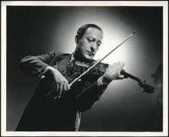 Jasha Heifetz (1901-1987) lengyel-litván származású amerikai hegedűművész fotója, 20,5x25,5 cm/ Jasha Heifetz (1901-1987) Polish-Lithuanian-born American violinist, photo, 20,5x25,5 cm