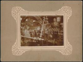 cca 1920-1930 Gépház, kartonra kasírozott fotó, 8x11,5 cm