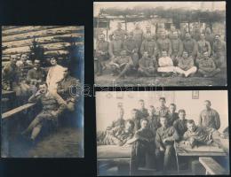 1918 3 db humoros katonai fotó a Pjescsankai hadifogoly táborban, magyar hadifoglyok Caffe zum nackten Elend- Kávézó a puszta éhséghez címmel. 9x14 cm
