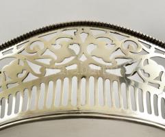 Ezüst(Ag) áttört kosár, jelzett, 21x14x5 cm, nettó: 218 g