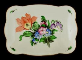 Herendi virágmintás porcelán bonbonier, kézzel festett, jelzett, hibátlan, 14x10x5 cm