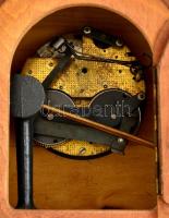 Anker járatos, feles ütő asztali óra, kulccsal, működik, h: 41 cm