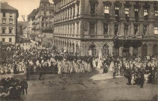 1915 Budapest V. Szent István tér, a Katolikus Népszövetség könyörgő körmenete. Kathólikus Charitás javára (EK)