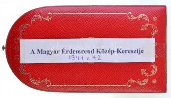 1935-1945. "A Magyar Érdemkereszt II. osztálya - A Magyar Érdemrend középkeresztje" zománc...