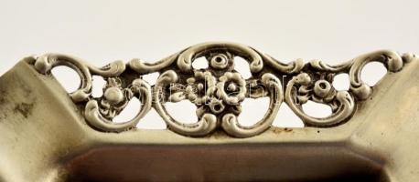 Focizó gyermekeket ábrázoló jelzett ezüst hamutartó / Signed silver ashtray with football playing ch...