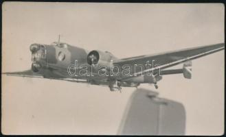 cca 1940 Junkers JU 86 K2 magyar felségjelzésű bombázó repülőgép, fotó, 5,5x9,5 cm