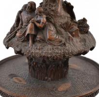 Díszesen faragott címeres kínáló mitológiai jelenettel, fa, jelzés nélkül, sérült, m: 36 cm