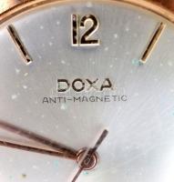 Doxa  14K arany karóra modern fém szíjjal, működő, szép állapotban, d: 3,5 cm / Vintage Doxa 14 C go...