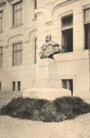Szászváros, Broos, Orastie; Gróf Kuhn Géza szobor / statue