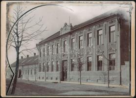 cca 1890-1900 Keszthely, M. Kir. Állami Polgári Leányiskola épülete, keményhátú fotó, nyomdai munkára való előkészítéssel, 13x18 cm