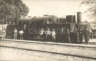 Osztrák-magyar páncélvonat katonákkal és vasutasokkal / Panzerzug / K.u.K. panzer train (armored train) with soldiers and railwaymen. photo