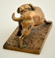 Bezerédy Gyula (1858-1925): Váratlan látogató. Bronz (későbbi után öntés), jelzett, h:15,5, m:8 cm