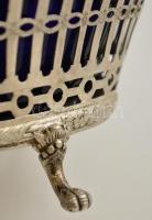 Ezüst (Ag) áttört kínáló, üveg betéttel (apró csorbával) jelzett,  mesterjeggyel, 26×14 cm, nettó:25...