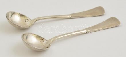 Ezüst (Ag) fűszeres kis kanál párban, jelzett, h:7,5 cm ( 2×), nettó:13 g (párban) / Silver small spoon pair, 13 g net.