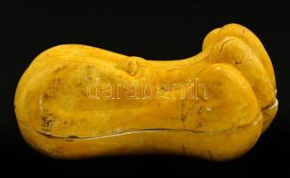 Porcelán pajzán dísztök, benne erotikus kínai porcelán figurákkal, kézzel festett, jelzés nélkül, ko...