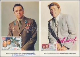 21 szovjet űrhajóst ábrázoló kép rajtuk az űrrepülésre kiadott bélyegek, valamint az űrhajósok saját...