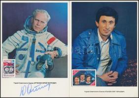 21 szovjet űrhajóst ábrázoló kép rajtuk az űrrepülésre kiadott bélyegek, valamint az űrhajósok saját...