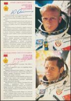 30 szovjet űrhajóst ábrázoló nyomtatvány a képükkel, valamint az élettörténetükkel és küldetésük leí...