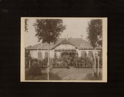1924 Alsó-Szepezd (Balatonszepezd), villa, kartonra kasírozva, képméret: 16,5x22 cm