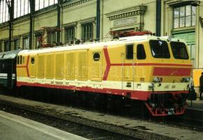 25 db modern külföldi vasút, vonat motívumlap / 25 modern worldwide train, railways motive cards