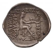 Párthus Birodalom / Ekbatána / II. Mithridatész Kr. e. 122-91. Drachma Ag (4,11g) T:2 Parthian Empire / Ecbatana / Mithridates II 122-91. BC. Drachm Ag (4,11g) C:XF Sellwood 27.1
